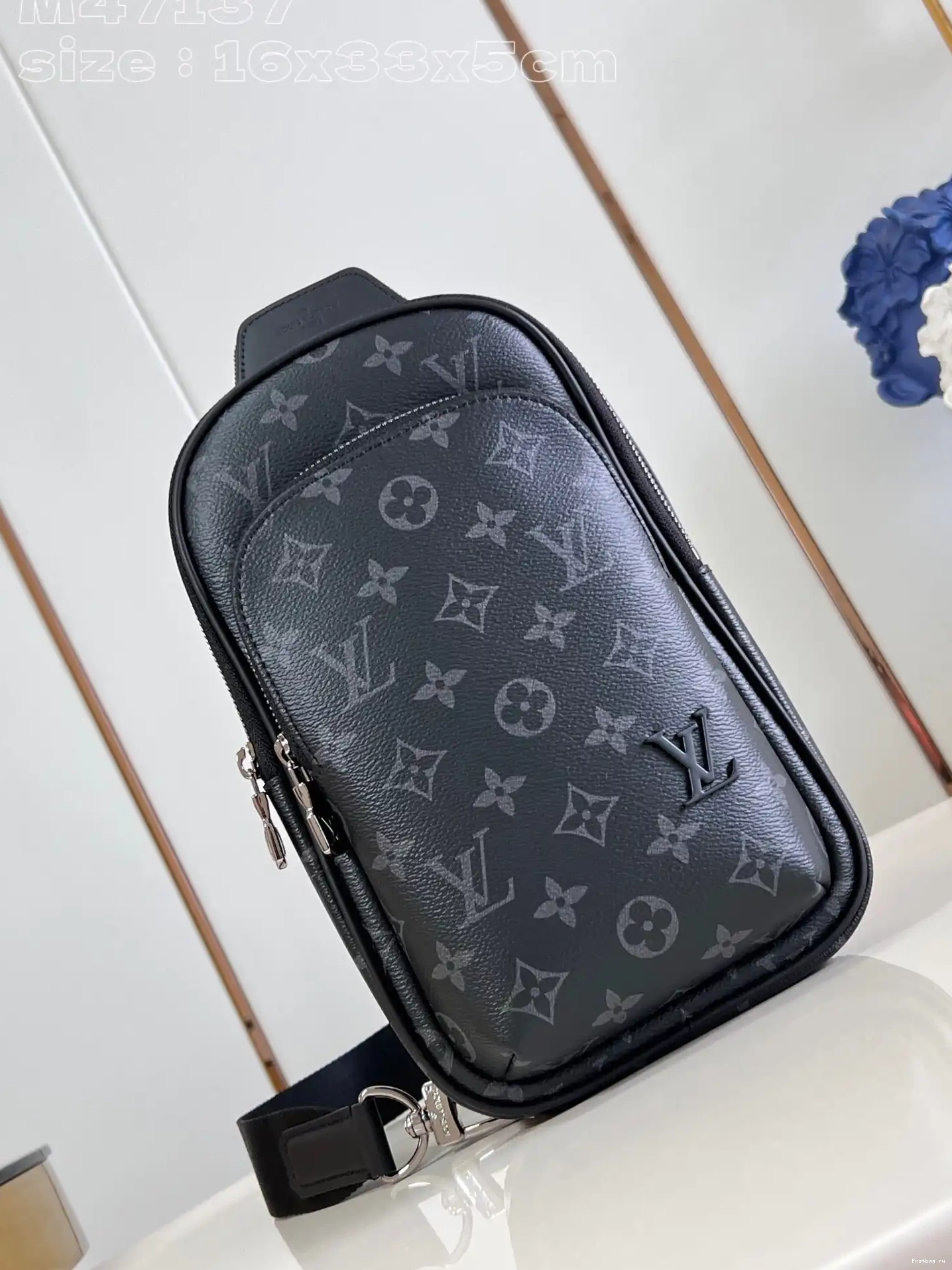 Frstbag ru Avenue Slingbag-16*33*5.7CM VUITTON LOUIS 0505